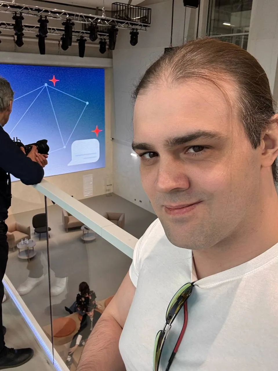 Кто сейчас пришёл послушать лекции в Родине? Да-да, я!