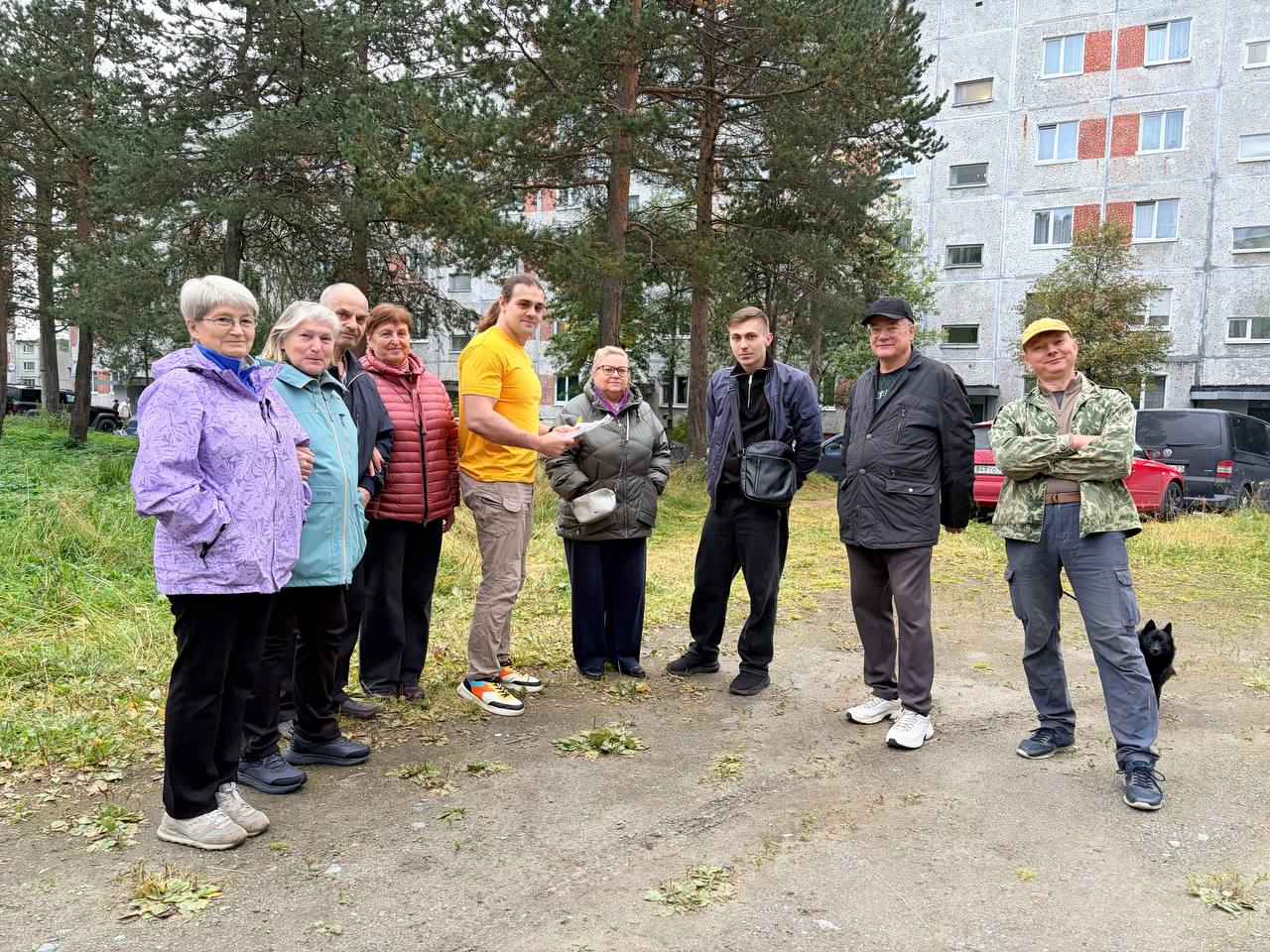 Позавчера, в очередной раз,  собрал встречу жителей двора